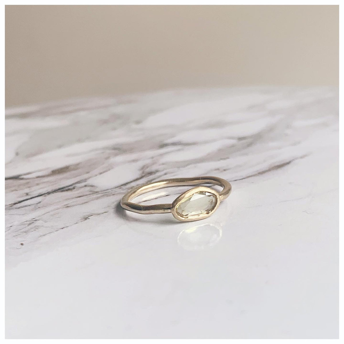 SIENNA - Beautiful raw Sapphire & recycled gold ring - Boutee