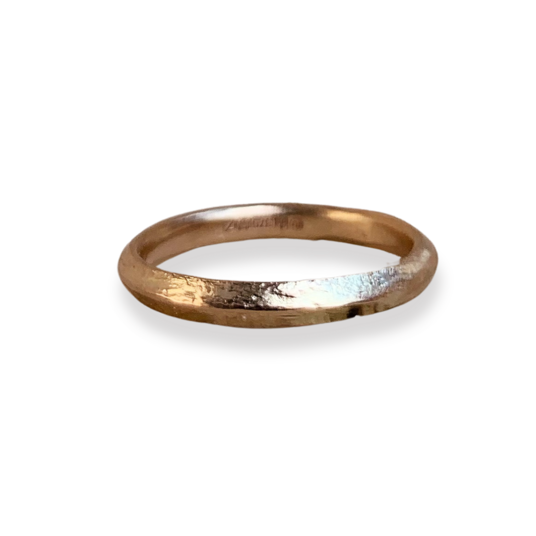 Gold Wedding Ring - Triangle Cross Section & Texture