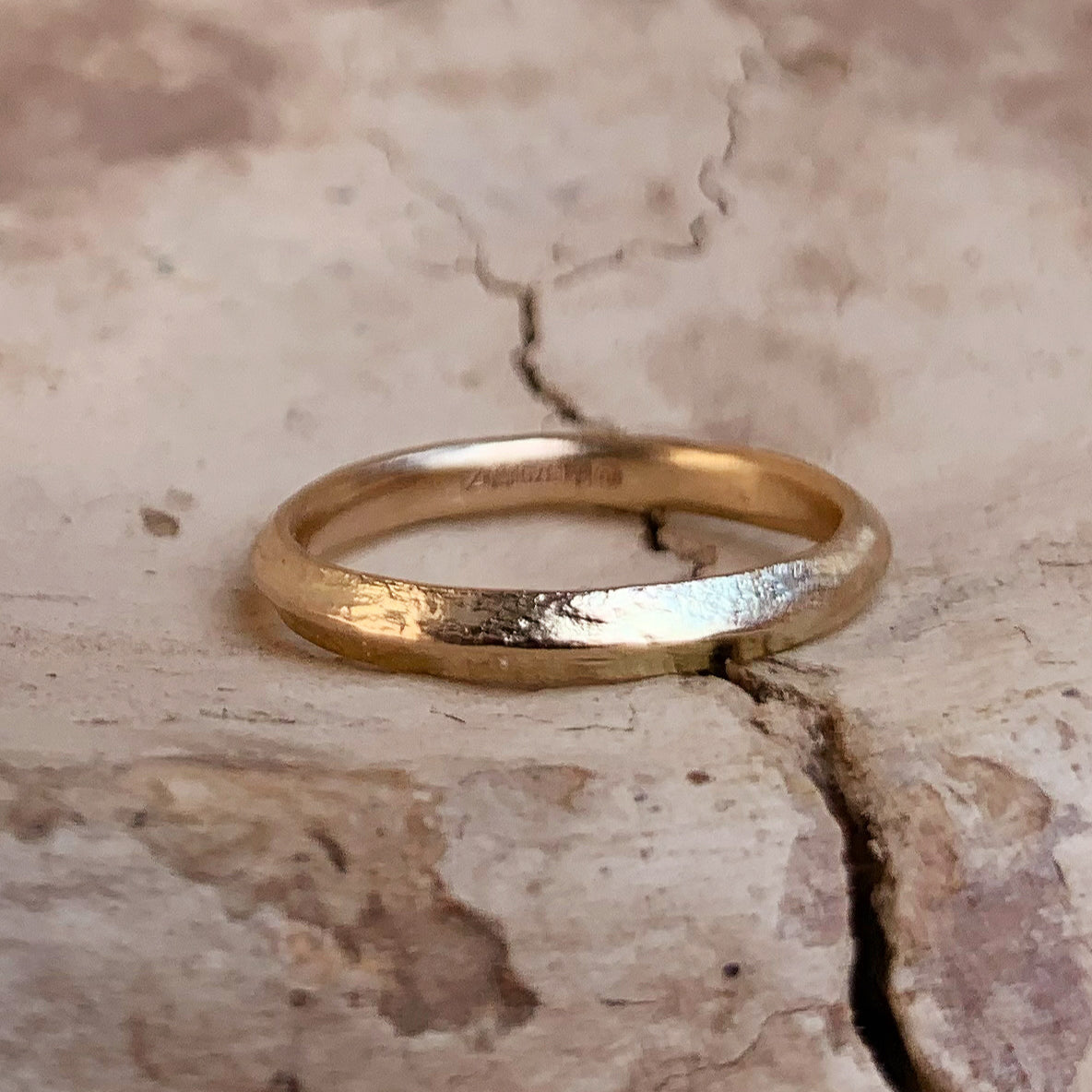 Gold Wedding Ring - Triangle Cross Section & Texture