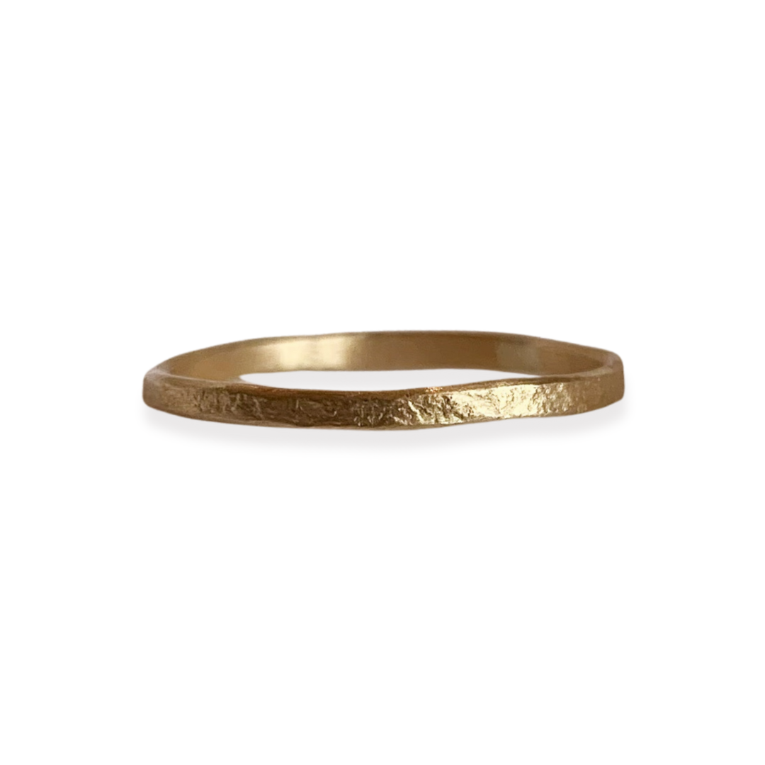 Slim 18ct yellow gold Rustic ring - Boutee