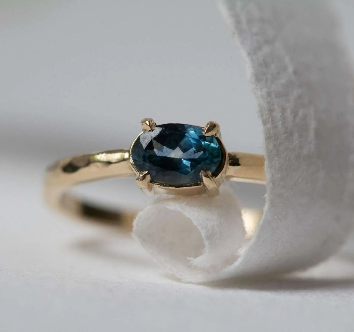 Oval Montana Sapphire Ring