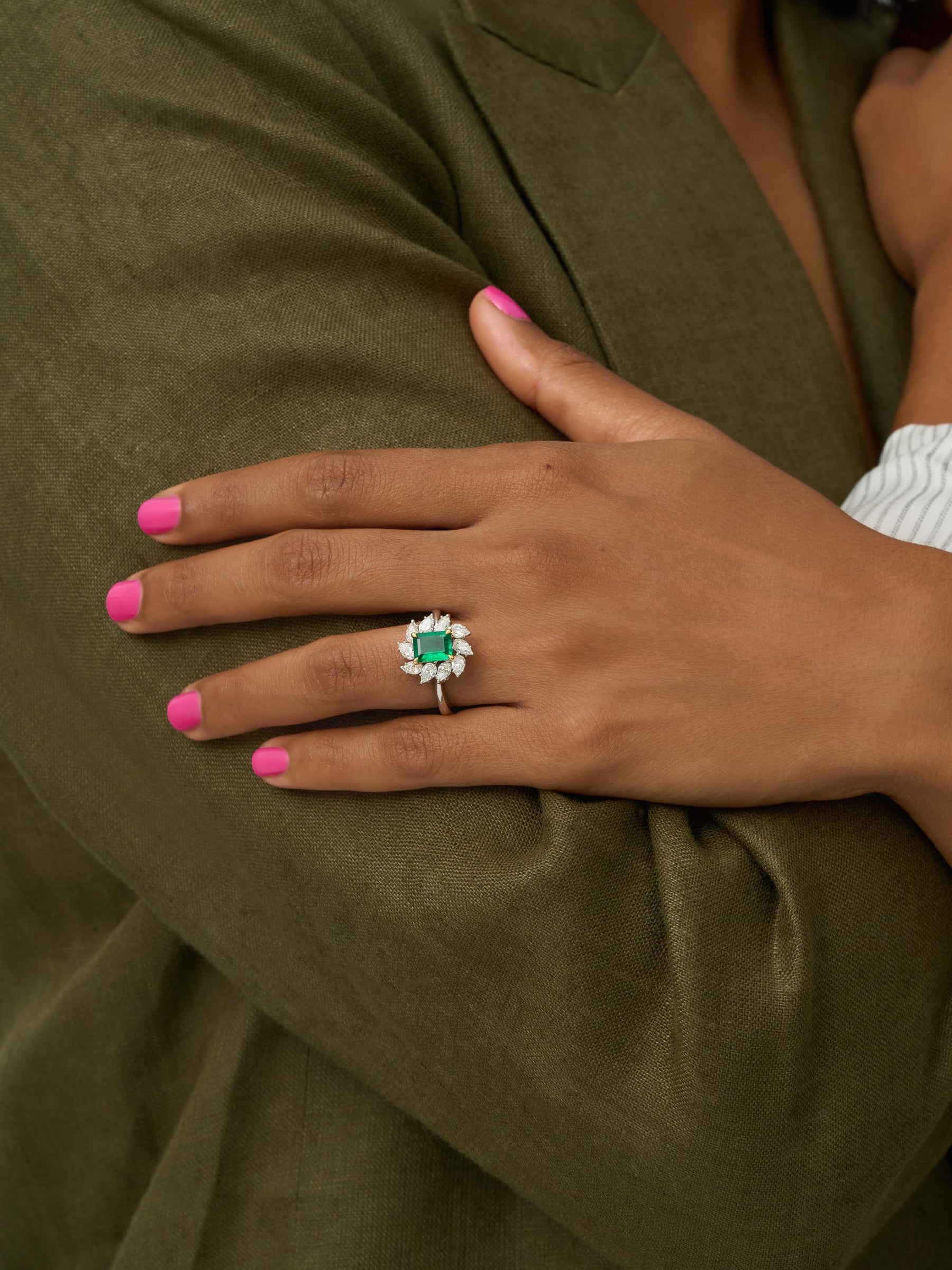 Natural Emerald & Diamond Ring - Boutee