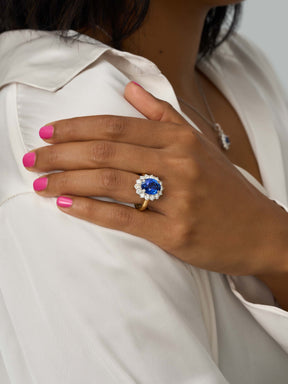 5ct Natural Blue Sapphire & Diamond Cluster Ring - Boutee