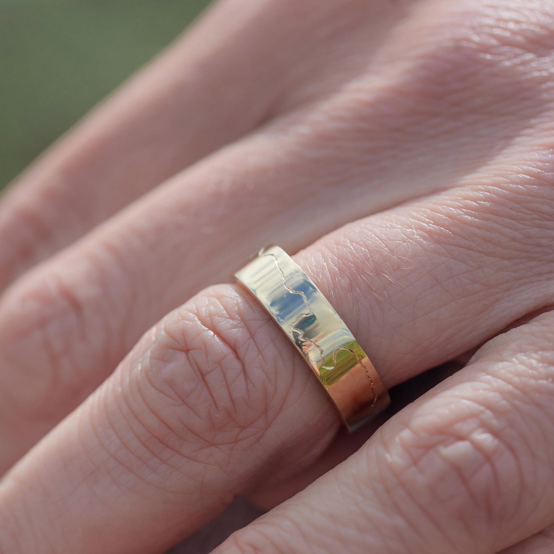 Engraved Coastline Ring in 9ct Gold