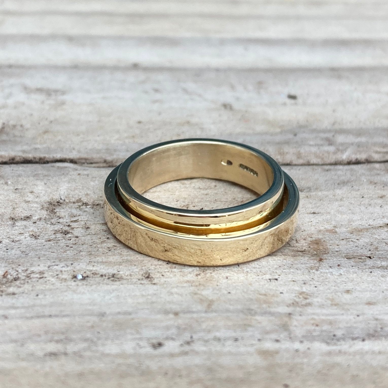 Elements Flat Gold Wedding Band