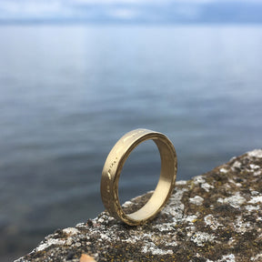 Custom Engraved Mountain Ring | 18ct White or Yellow Gold