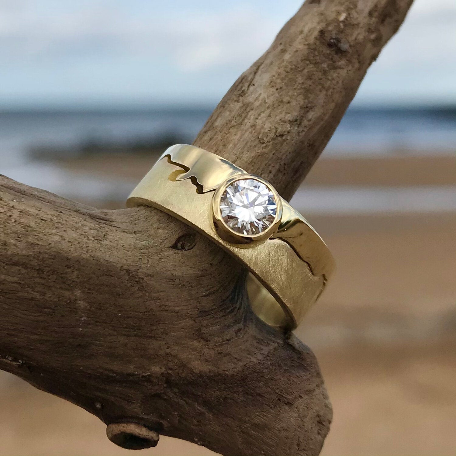 Diamond Coastline Engagement Ring 18ct Gold