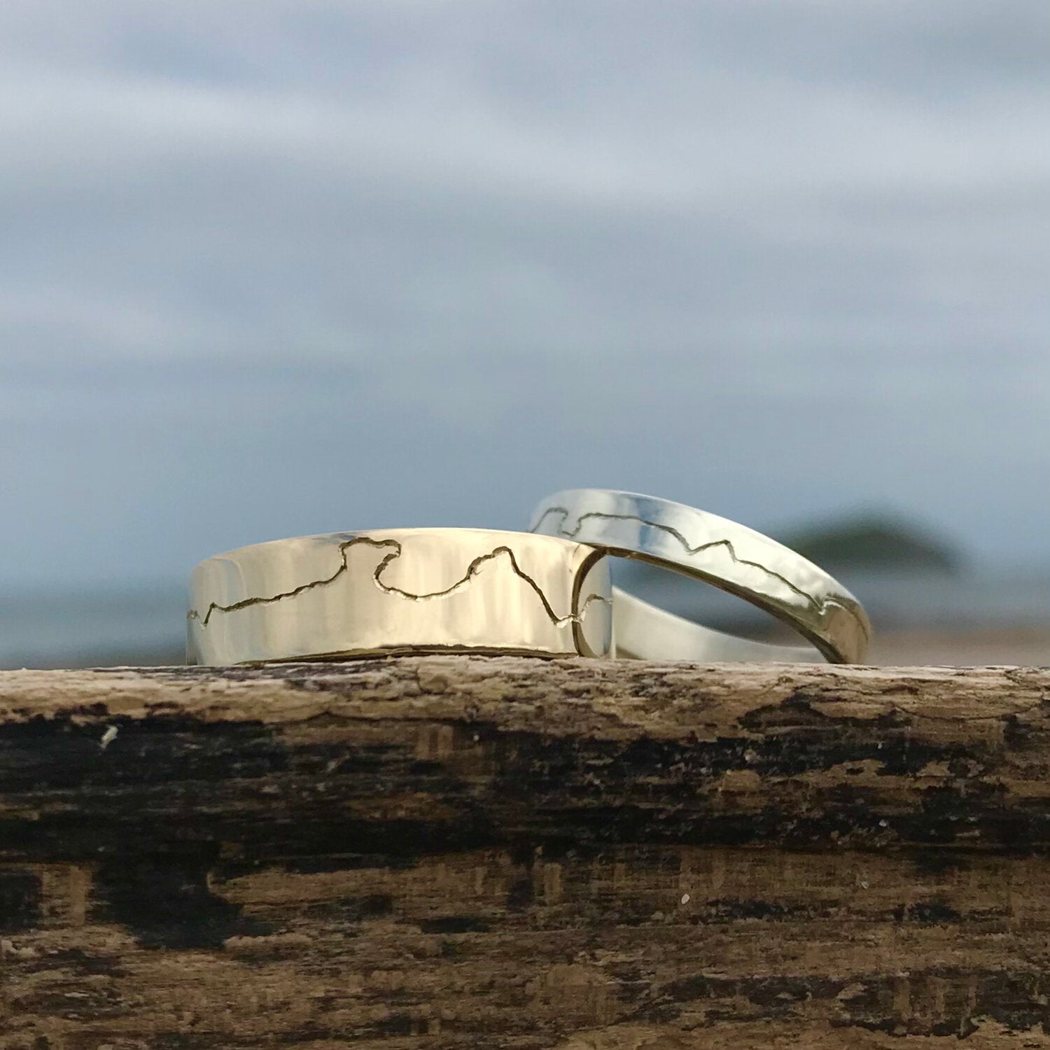 Engraved Coastline Ring in 9ct Gold