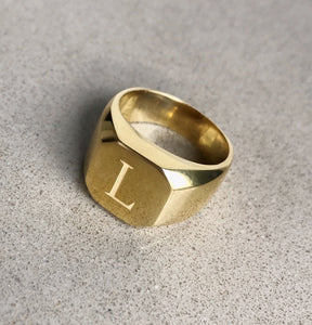 Arlo Signet Ring - Boutee