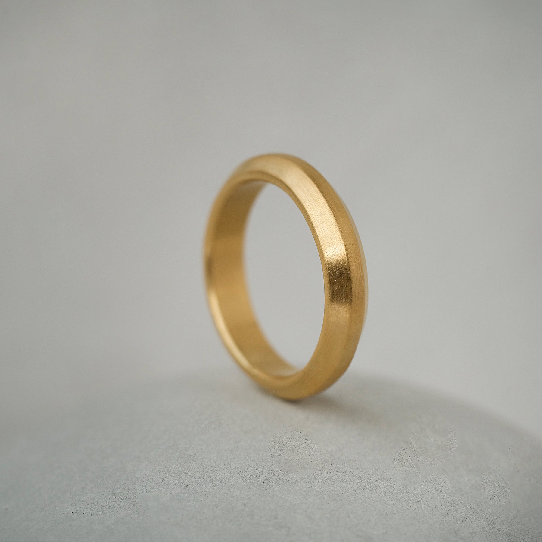 Contour Ring Band