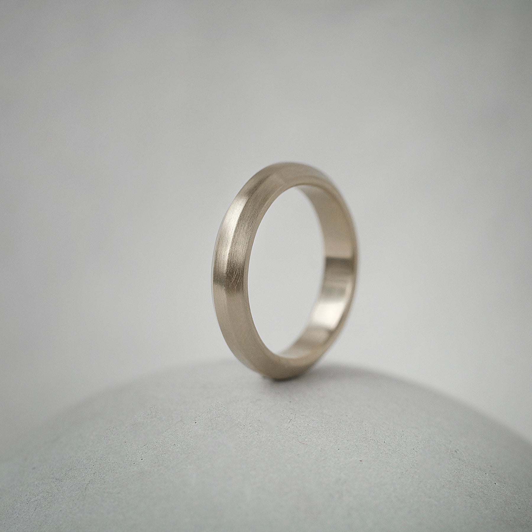 Contour Ring Band