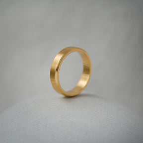 Oblique Bevel Edge Ring Band