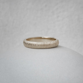 Striation Court Ring Band